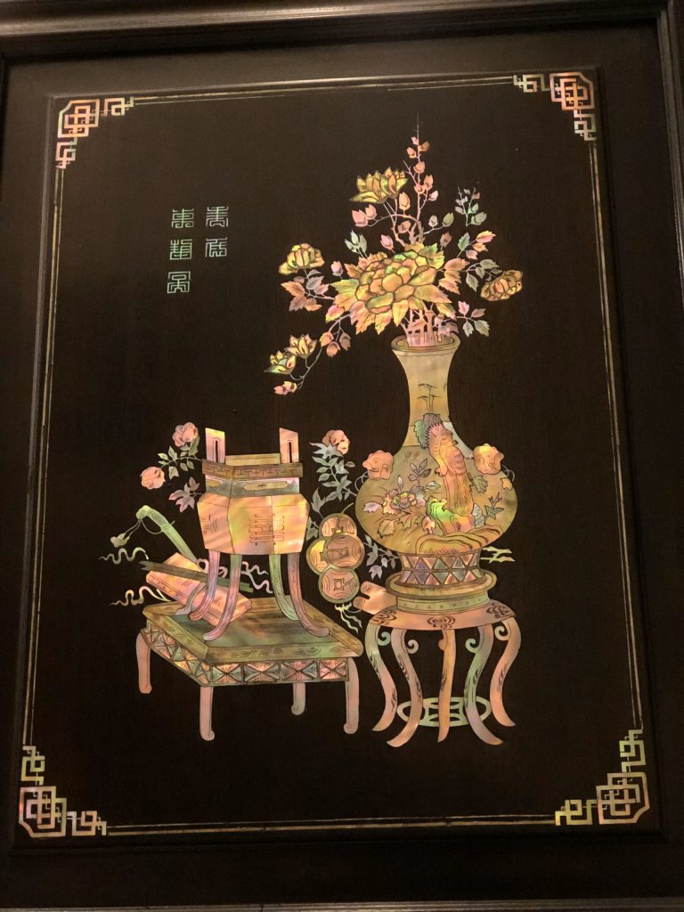 Tủ Chè Cẩn Ốc Đông Bích Tứ Bình