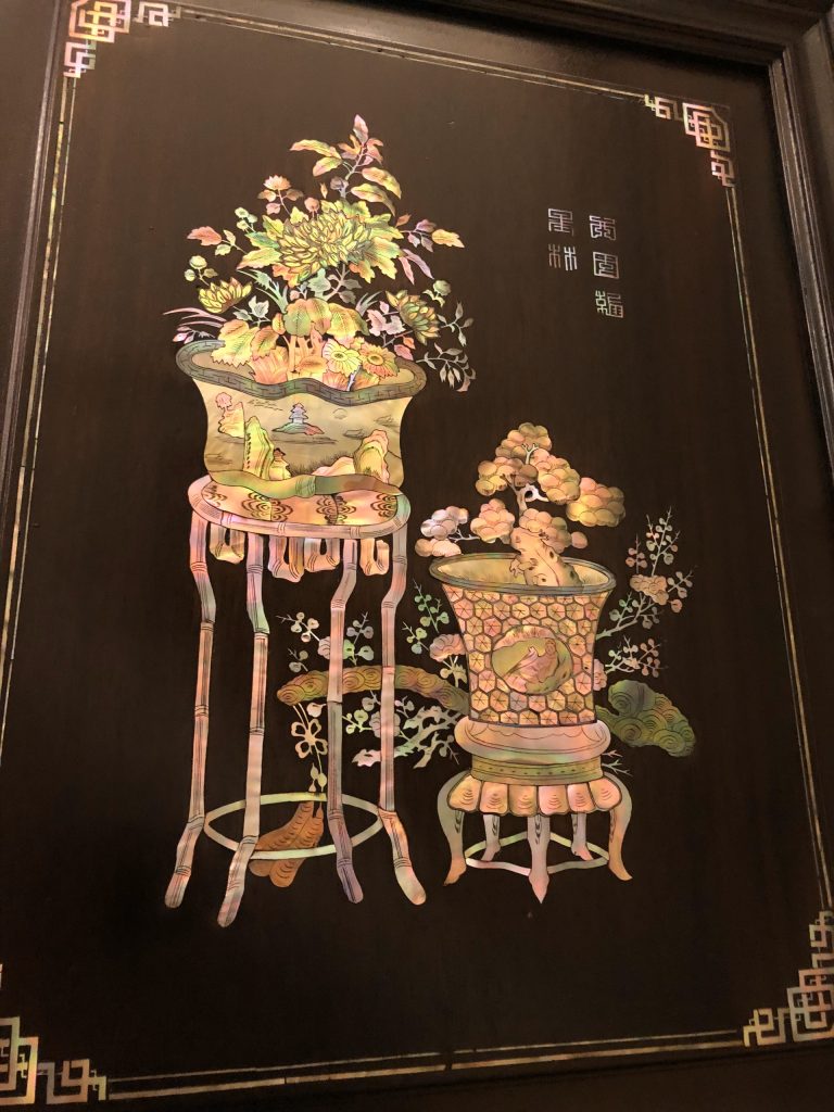 Tủ Chè Cẩn Ốc Đông Bích Tứ Bình