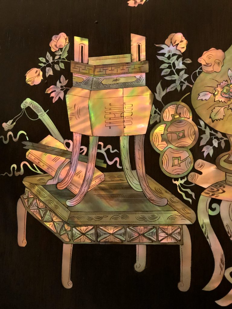 Tủ Chè Cẩn Ốc Đông Bích Tứ Bình