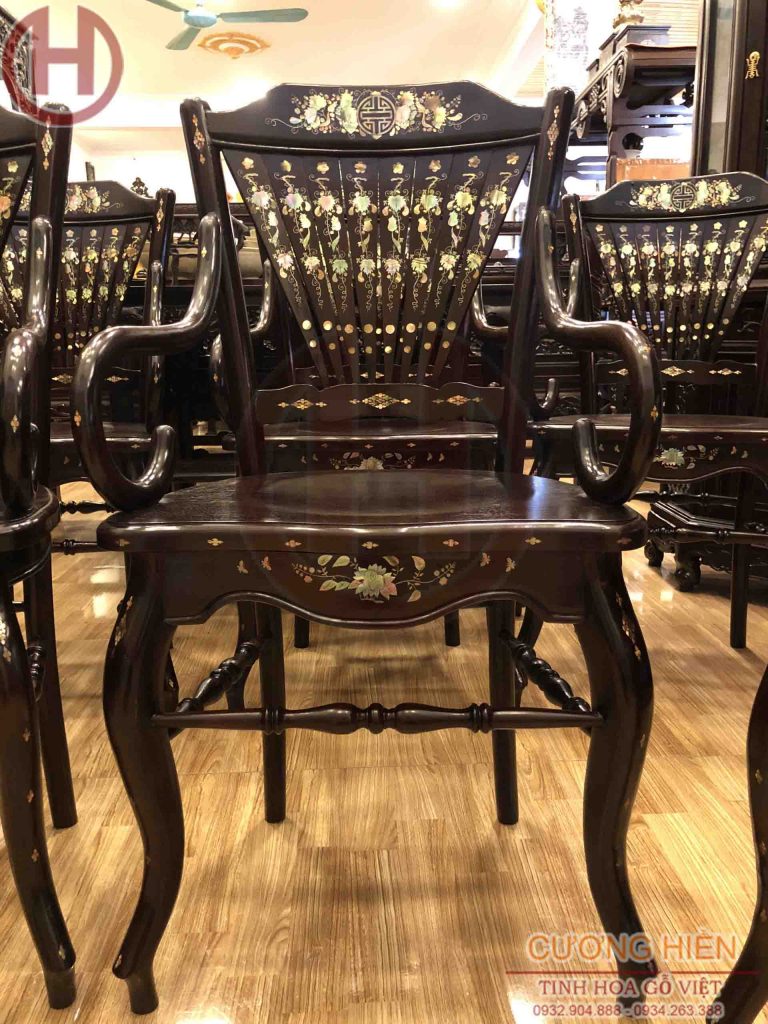 Bộ Bàn Tròn Cù Lá Và 8 Ghế Cẩn Ốc Rất Đẹp