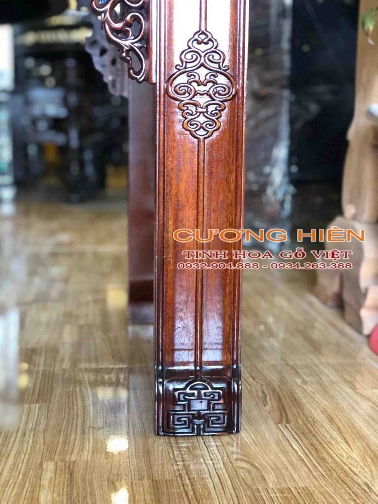 Bàn Trưng Bày Đồ Cung Đình Huế