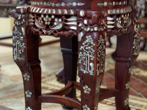 vách cẩn ốc gỗ cẩm vip